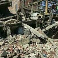 Casa destruida por terremoto